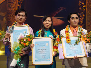 Người Đoạt Giải Chuông Vàng Vọng Cổ 2009 là ai?