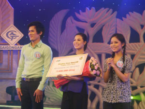 Chuông vàng vọng cổ 2013 là ai?